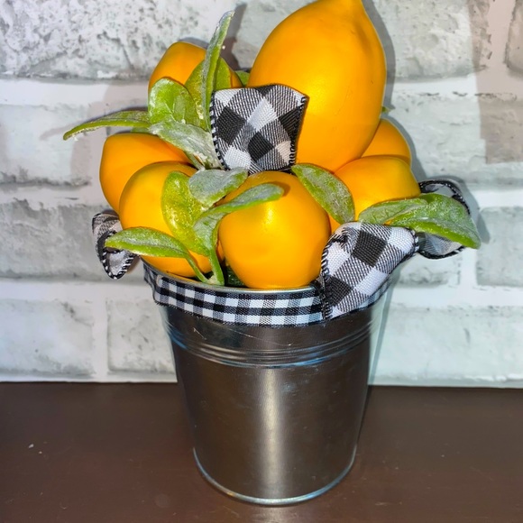 Farmhouse Lemon Bouquet Buffalo plaid Greenery - Picture 1 of 11